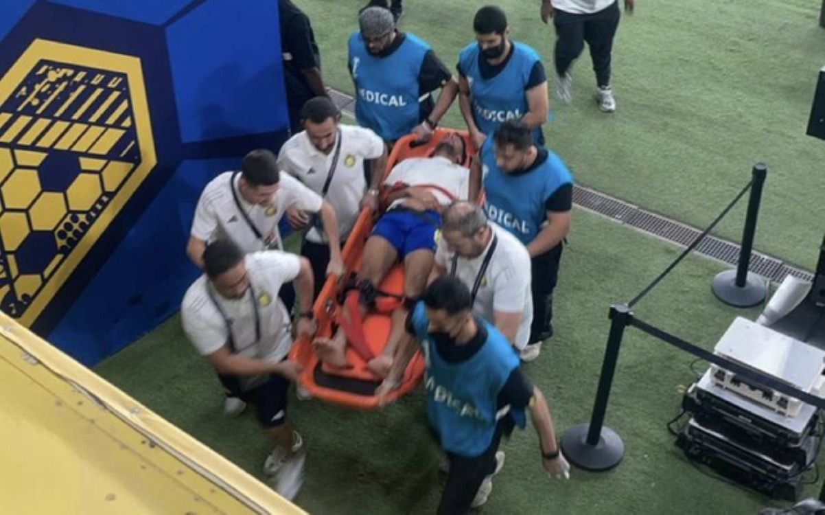 Аль-Наср - Салем Аль-Наджді отримав травму, святкуючи гол Кріштіану Роналду Аль-Наср - Салем Аль-Наджді отримав травму, святкуючи гол Кріштіану Роналду