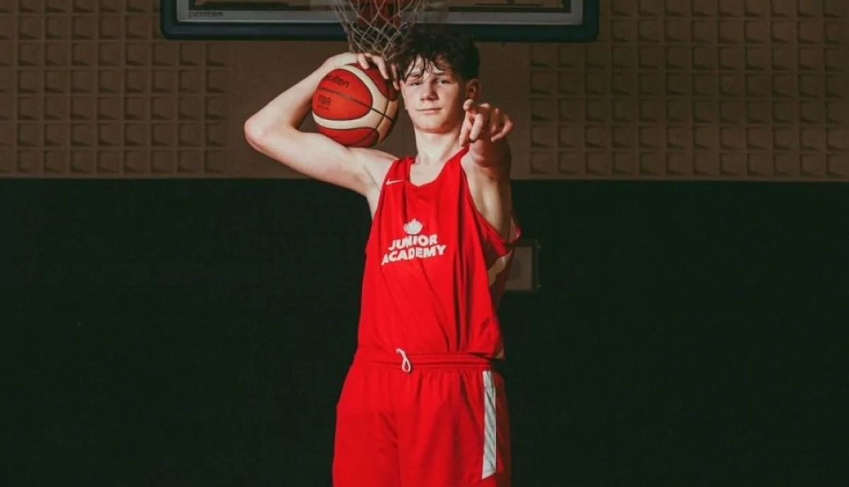 Джереми Гоер - молодой баксетболист из Канады близок к мировому рекорду Джереми Гоер - молодой баксетболист из Канады близок к мировому рекорду