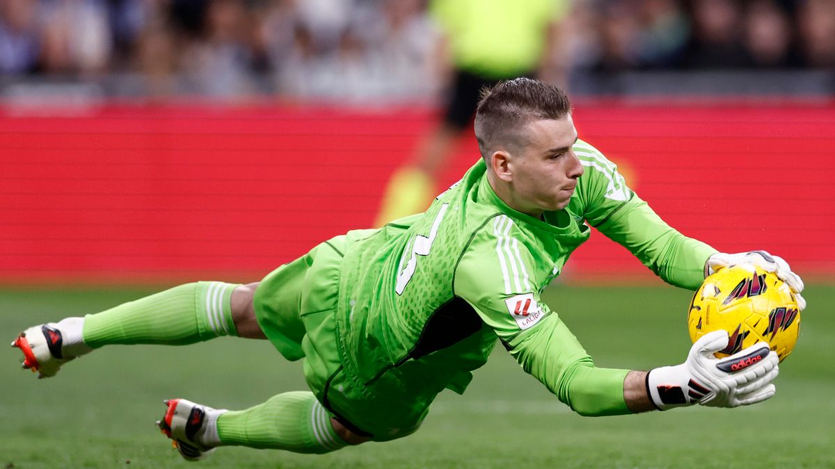 Лунін потрапив у добірку найкращих сейвів 2 туру Ліги чемпіонів - відео Лунін потрапив у добірку найкращих сейвів 2 туру Ліги чемпіонів - відео