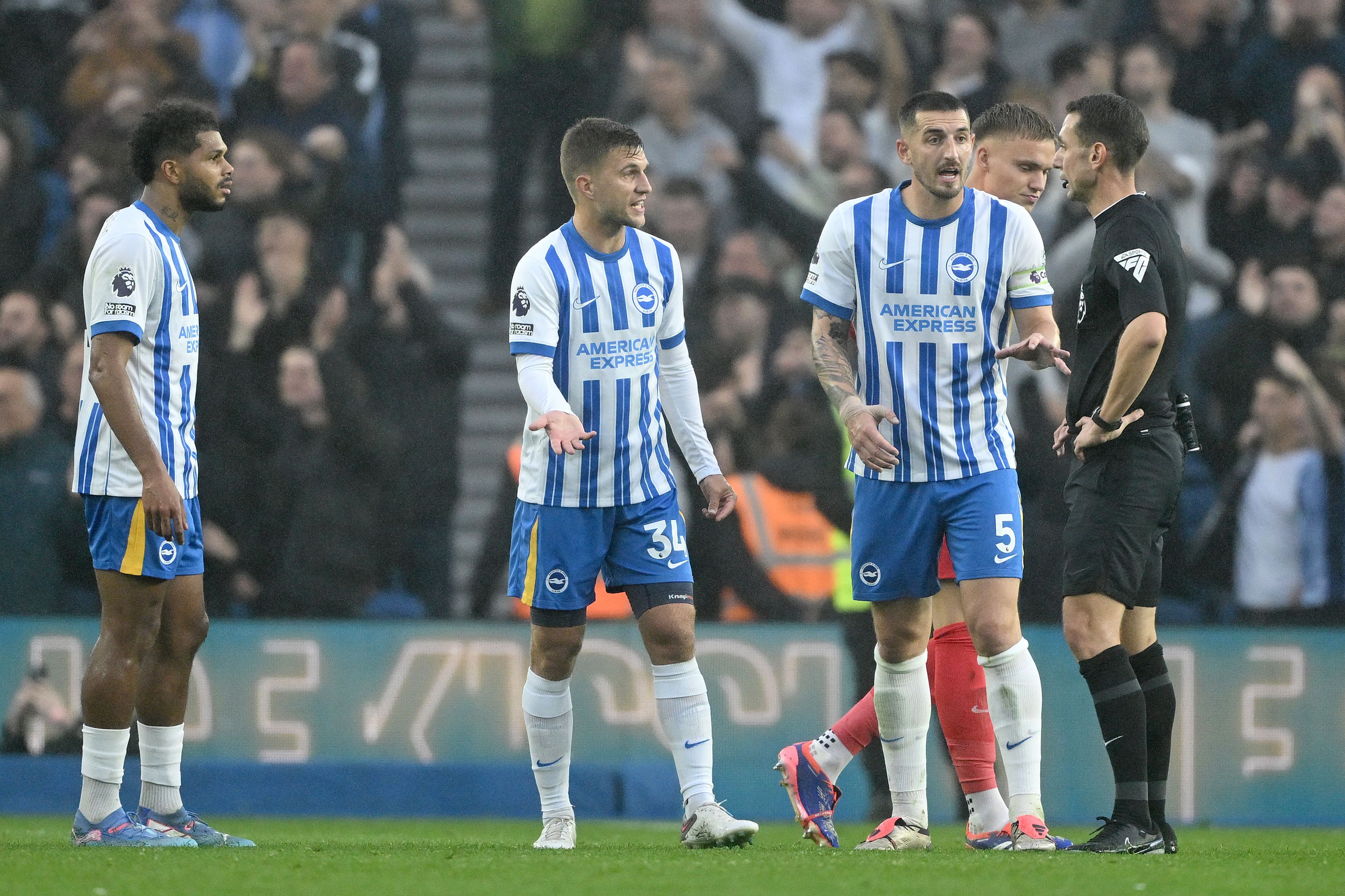Брайтон вирвав перемогу у матчі проти Тоттенхема Брайтон вирвав перемогу у матчі проти Тоттенхема