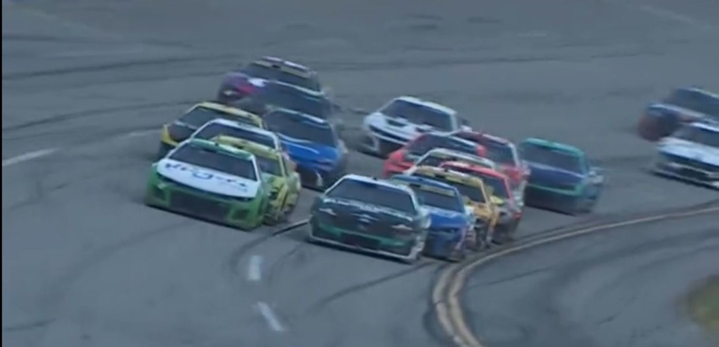 Гонка NASCAR завершилась большим ДТП Гонка NASCAR завершилась большим ДТП