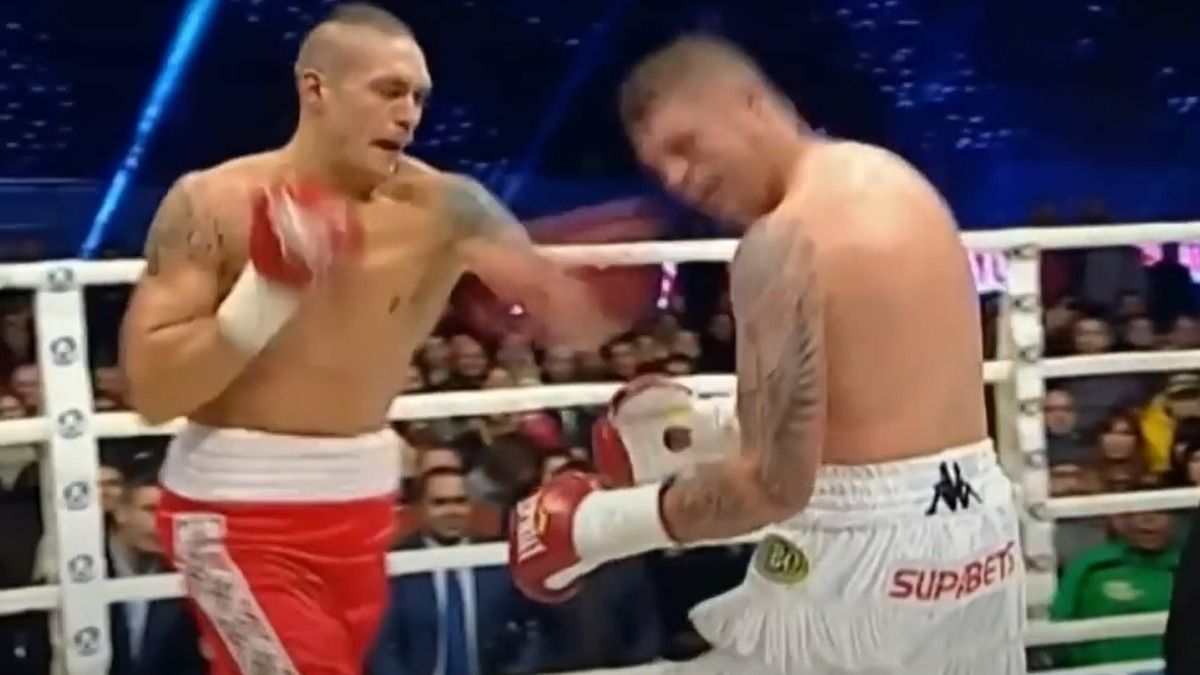 Відео брутального нокауту Усика в бою з Брюером 4 жовтня 2014 року Відео брутального нокауту Усика в бою з Брюером 4 жовтня 2014 року