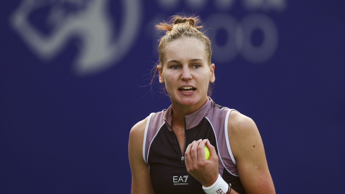 Россиянка Кудерметова унизила тренера на корте Россиянка Кудерметова унизила тренера на корте