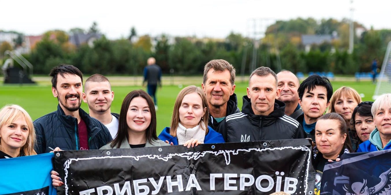 УАФ та збірна України зустрілись із сім'ями Героїв України УАФ та збірна України зустрілись із сім'ями Героїв України