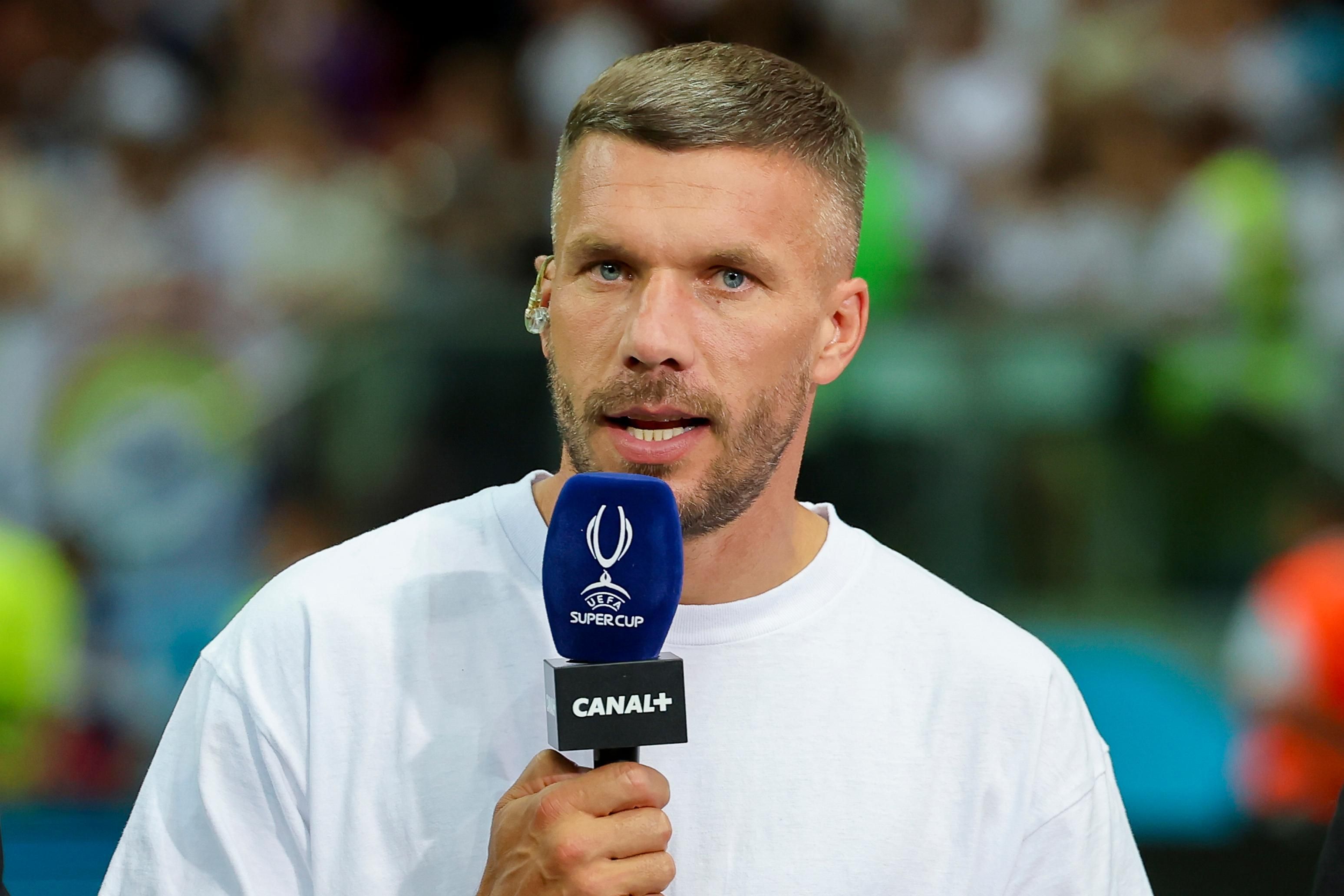 Лукас Подольски - легендарный немецкий футболист завершил карьеру в возрасте 39 лет - Sport News 24 Лукас Подольски - легендарный немецкий футболист завершил карьеру в возрасте 39 лет - Sport News 24