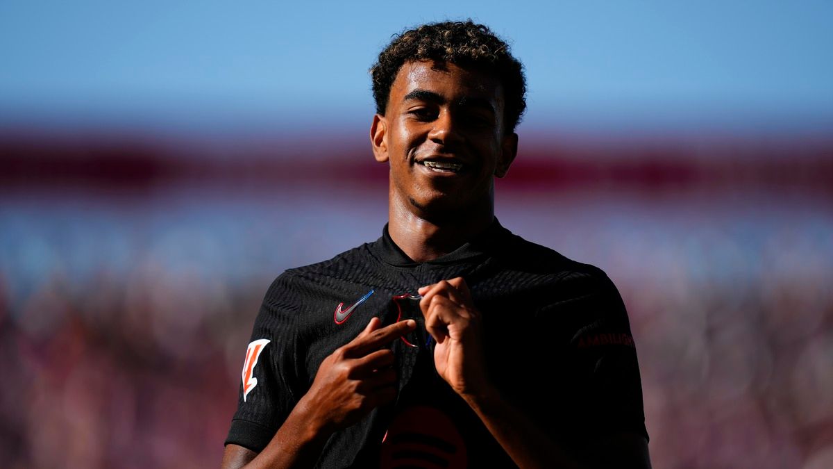 Трансфер Ямаля - скільки грошей виділив ПСЖ на купівлю вінгера Барселони Трансфер Ямаля - скільки грошей виділив ПСЖ на купівлю вінгера Барселони