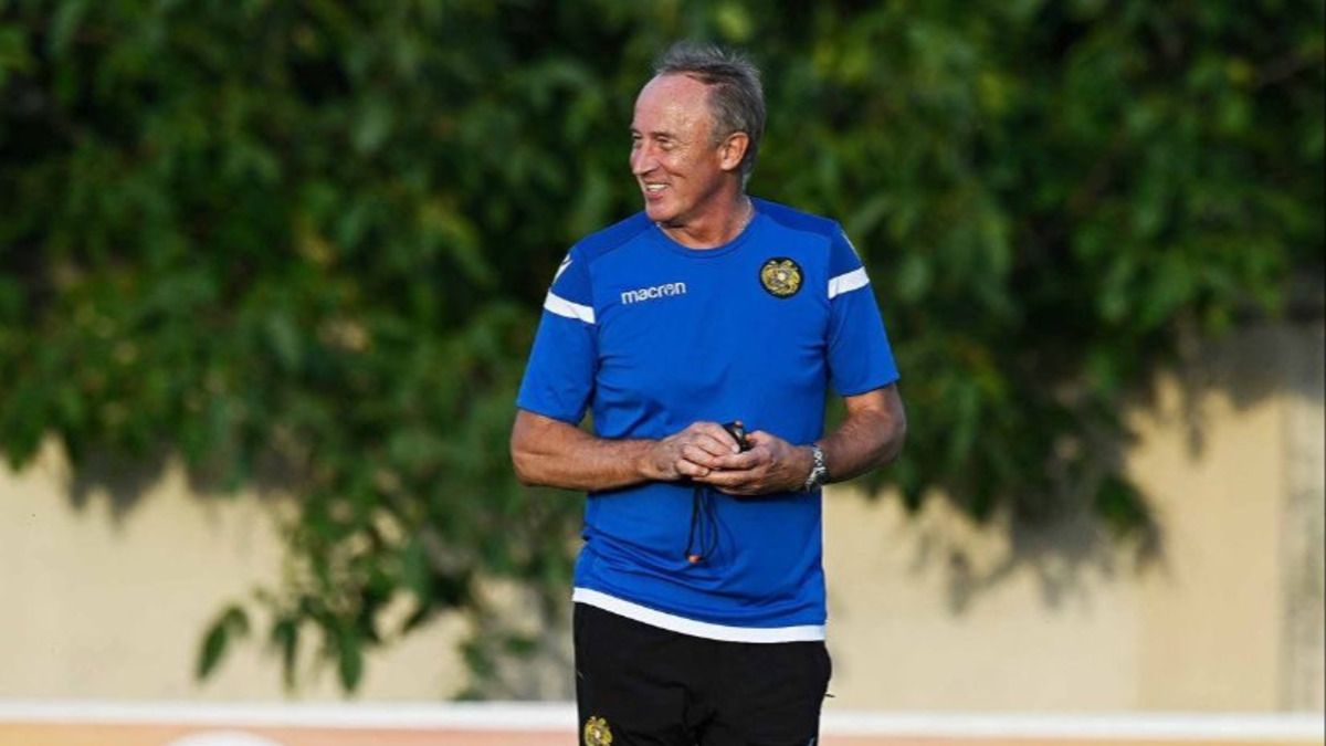 Зарплата Петракова - скільки отримував український тренер у Вірменії Зарплата Петракова - скільки отримував український тренер у Вірменії