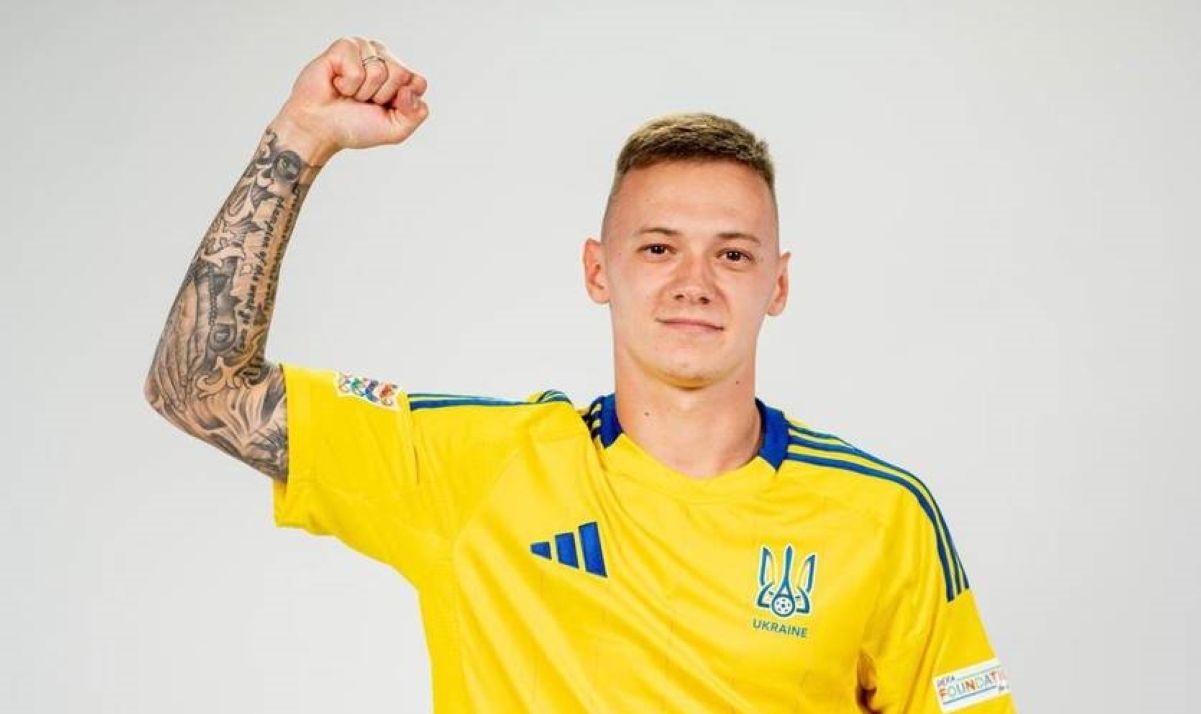 Александр Назаренко сделал татуировку в честь дебюта в сборной Украины Александр Назаренко сделал татуировку в честь дебюта в сборной Украины