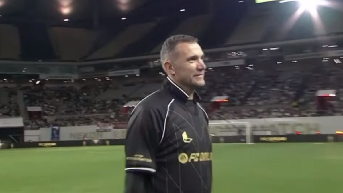 Андрей Шевченко продемонстрировал великолепную технику перед матчем легенд в Сеуле Андрей Шевченко продемонстрировал великолепную технику перед матчем легенд в Сеуле