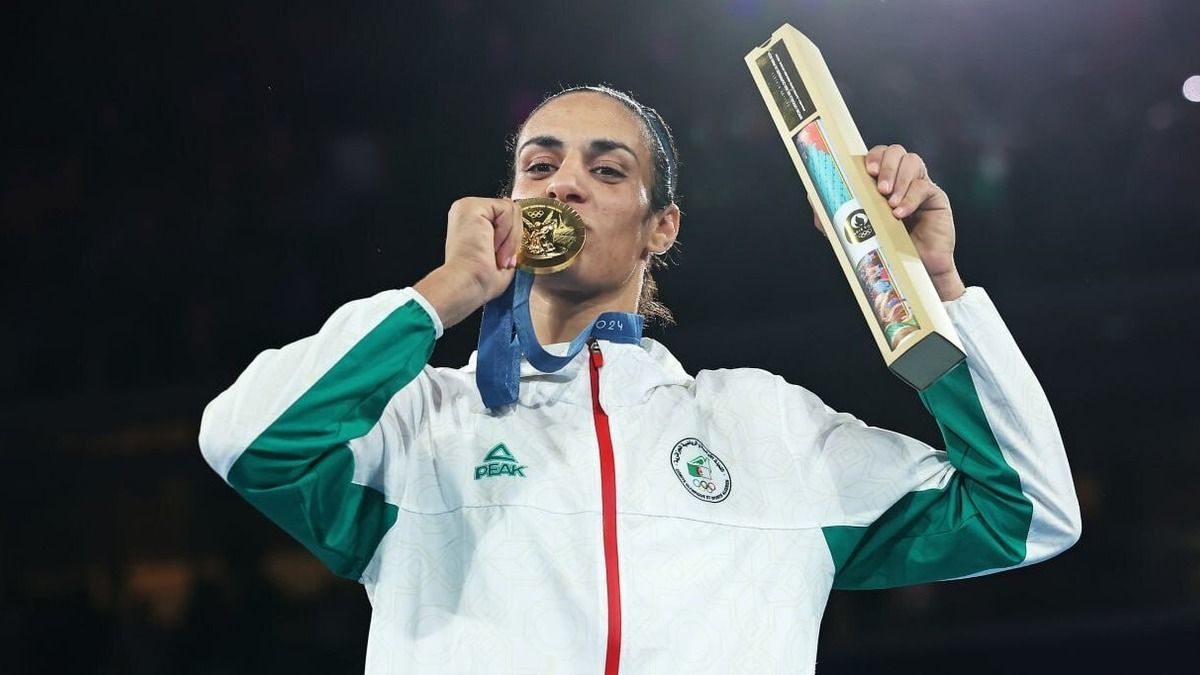 Иман Хелиф, которую обвинили, что она мужчина, может перейти в профессионалы Иман Хелиф, которую обвинили, что она мужчина, может перейти в профессионалы