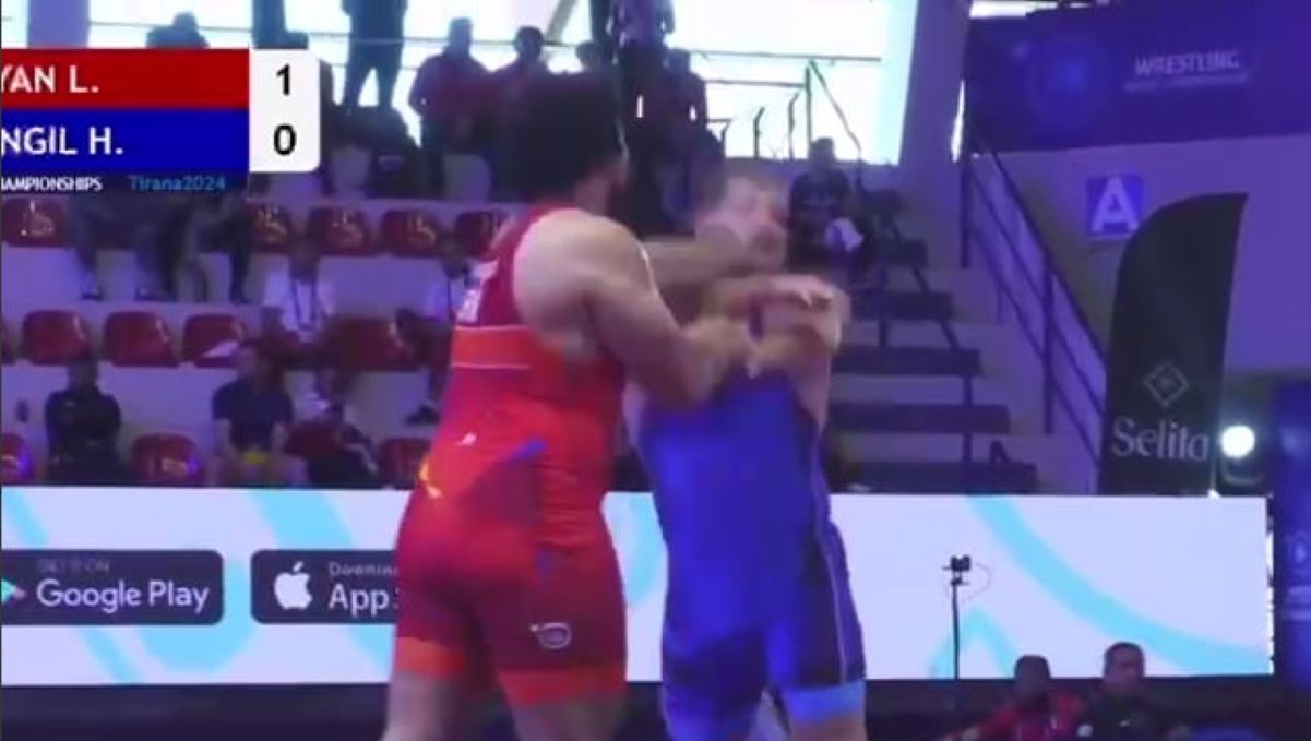 Лева Геворгян и Хакан Буюкчингил подрались на чемпионате мира U-23 - видео Лева Геворгян и Хакан Буюкчингил подрались на чемпионате мира U-23 - видео