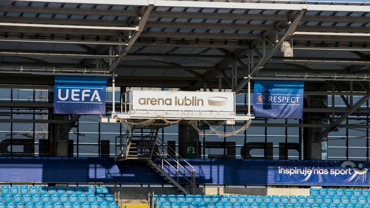 УЄФА дискваліфікував арбітрів матчу Динамо, які напідпитку вкрали дорожній знак УЄФА дискваліфікував арбітрів матчу Динамо, які напідпитку вкрали дорожній знак