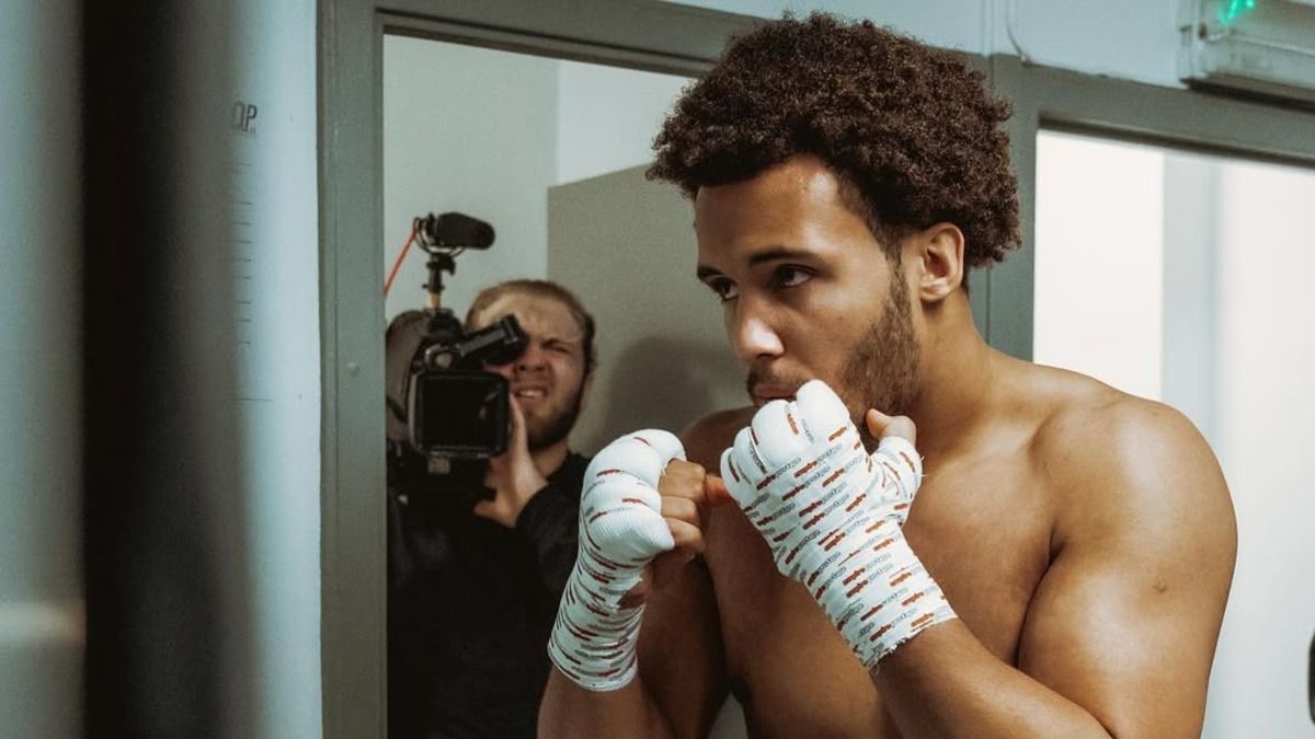 Тайсон Ф'юрі проведе спаринги з Мозесом Ітумою перед боєм з Усиком Тайсон Ф'юрі проведе спаринги з Мозесом Ітумою перед боєм з Усиком