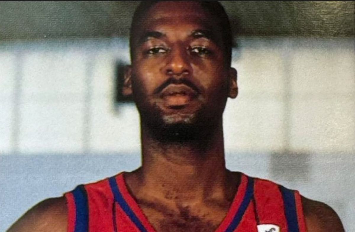 Джеррод Мустаф - в возрасте 55 лет умер экс-баскетболист Барселоны и Финикса Джеррод Мустаф - в возрасте 55 лет умер экс-баскетболист Барселоны и Финикса