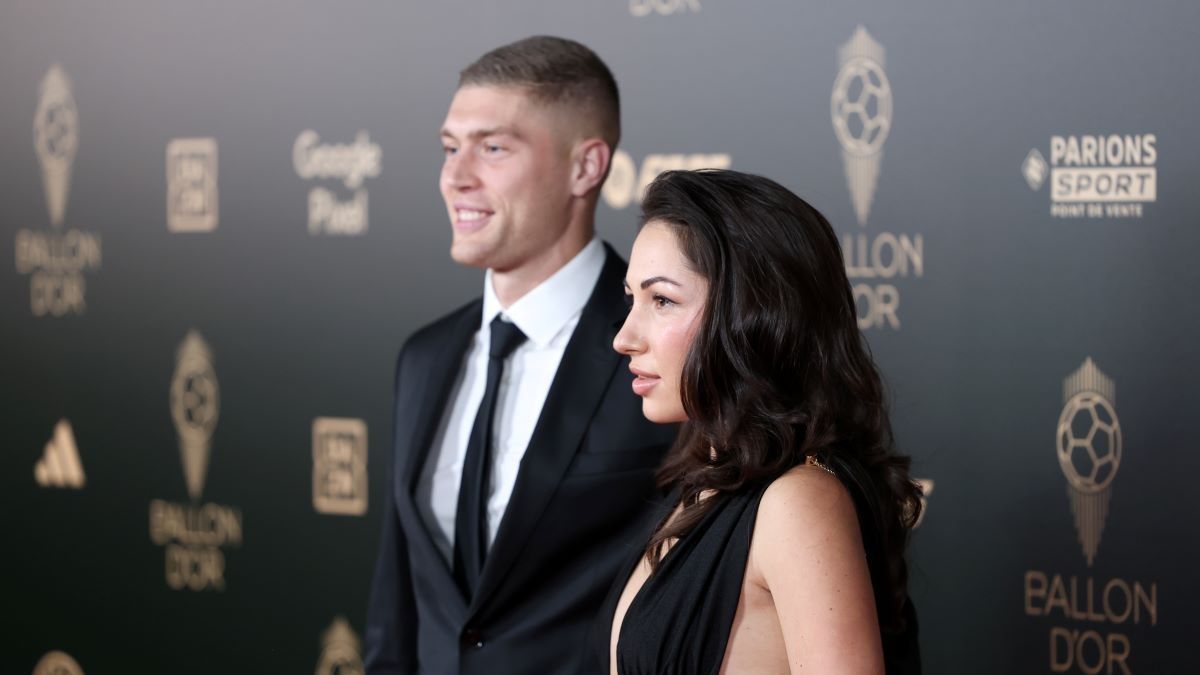 Жена Довбика о "Золотом мяче" Жена Довбика о "Золотом мяче"