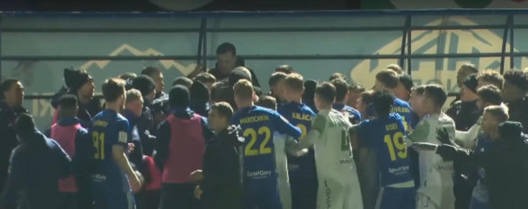 Атирау Астана - матч чемпіонату Казахстана завершився бійкою між гравцями Атирау Астана - матч чемпіонату Казахстана завершився бійкою між гравцями