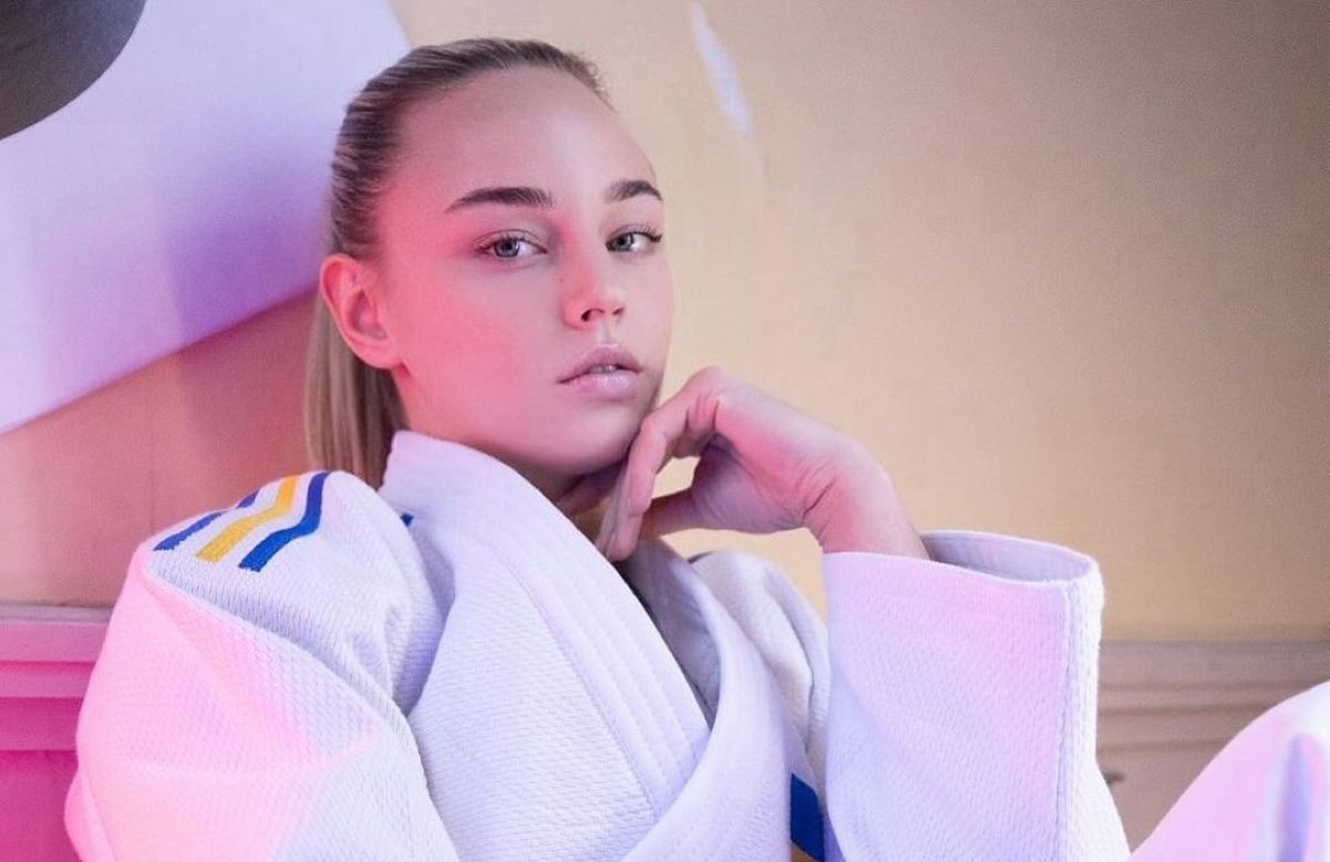 Дар'я Білодід похизувалася ідеальною фігурою та стрункими ногами у червоній сукні Дар'я Білодід похизувалася ідеальною фігурою та стрункими ногами у червоній сукні