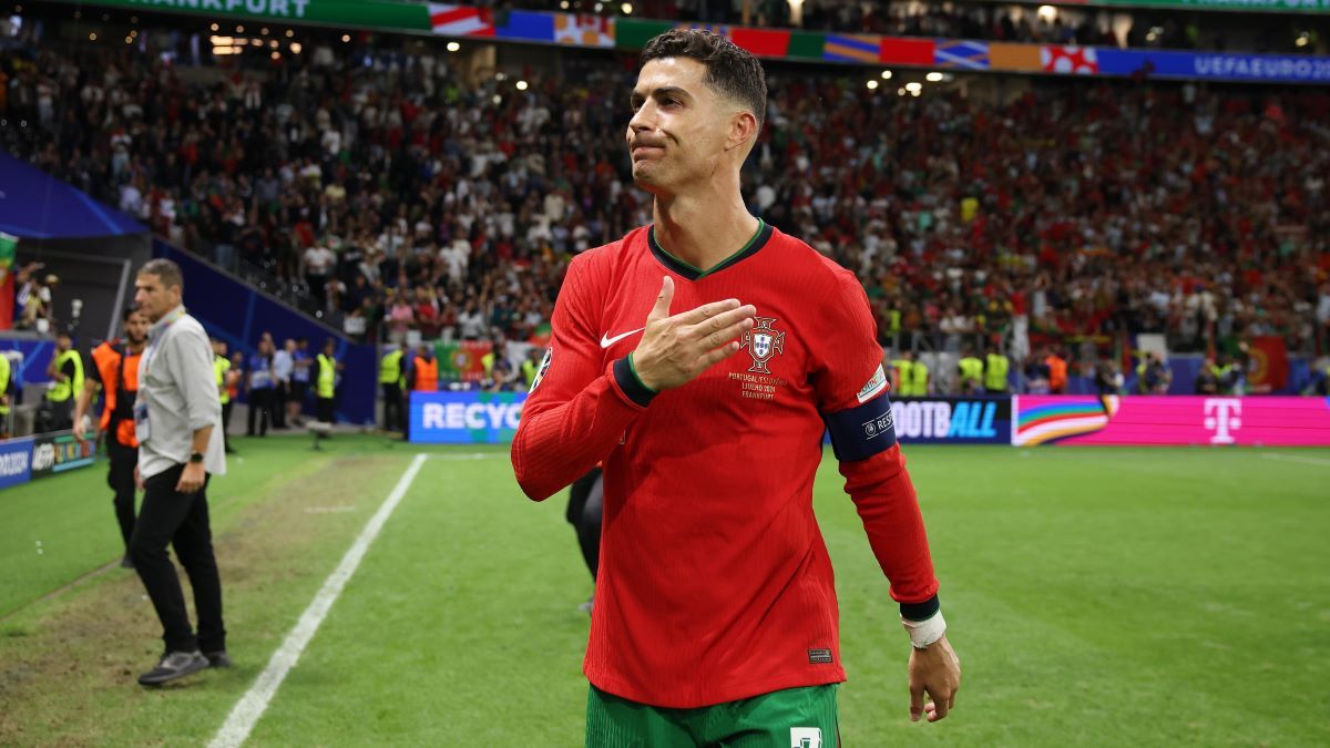 Роналду установил абсолютный рекорд международного футбола Роналду установил абсолютный рекорд международного футбола