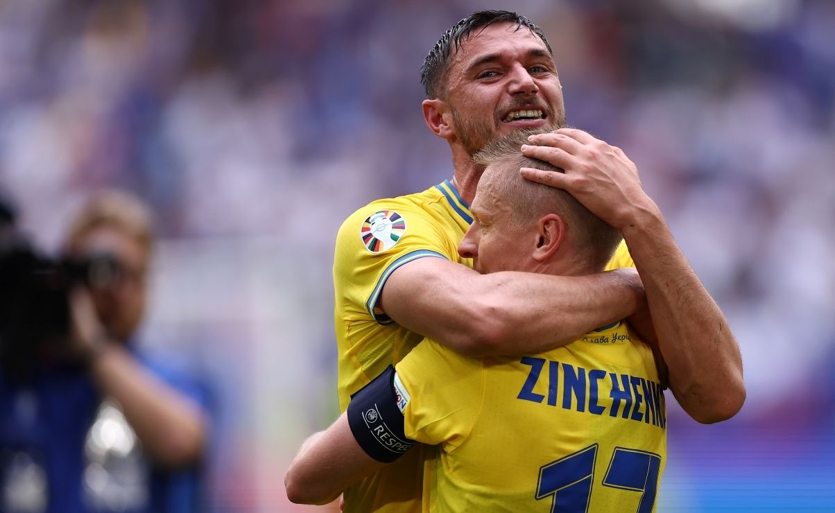 Албанія Україна - Олександр Зінченко та Роман Яремчук забивають албанцям Албанія Україна - Олександр Зінченко та Роман Яремчук забивають албанцям