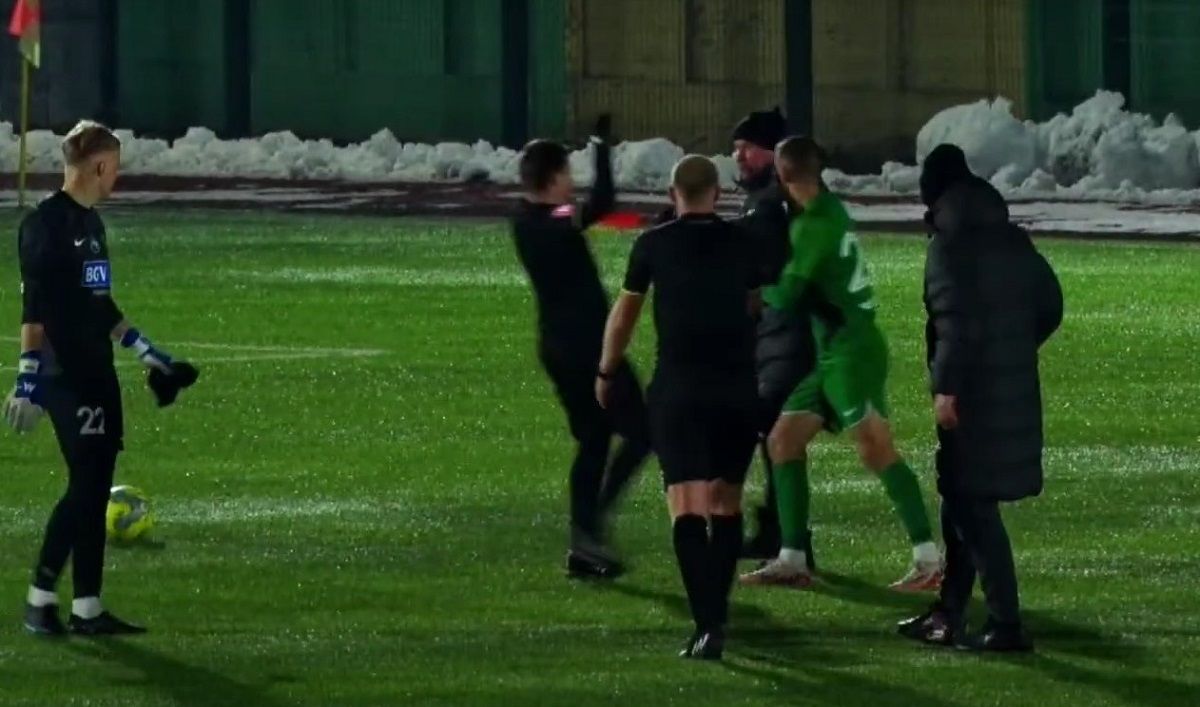 Тренер Полесья U-19 ударил лайнсмена после матча против Зари U-19 - видео