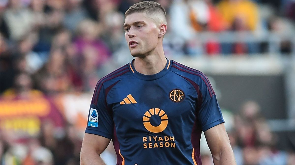 Довбика раскритиковали за игру против Наполи Довбика раскритиковали за игру против Наполи