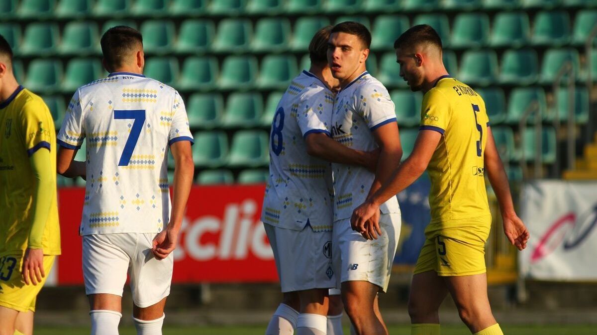 Пономаренко оформив перший хет-трик українських клубів в Юнацькій лізі УЄФА Пономаренко оформив перший хет-трик українських клубів в Юнацькій лізі УЄФА