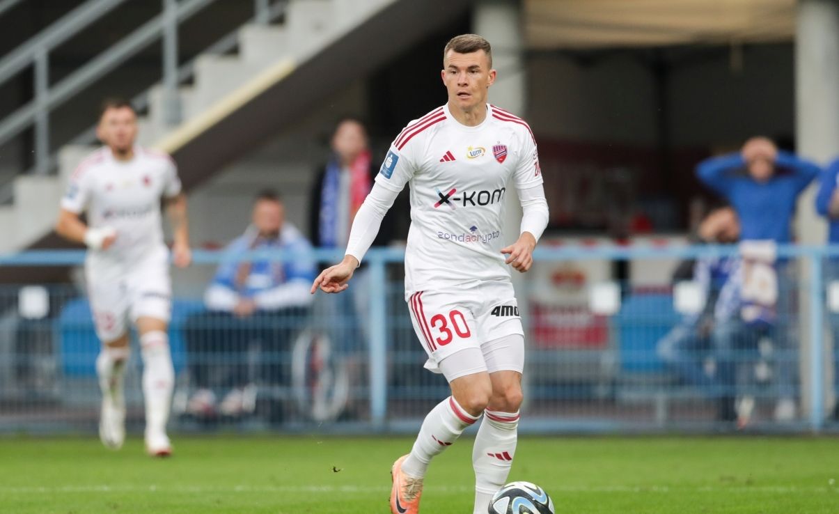 Владислав Кочергин отдал голевую передачу в матче между Видзевом и Ракувом Владислав Кочергин отдал голевую передачу в матче между Видзевом и Ракувом