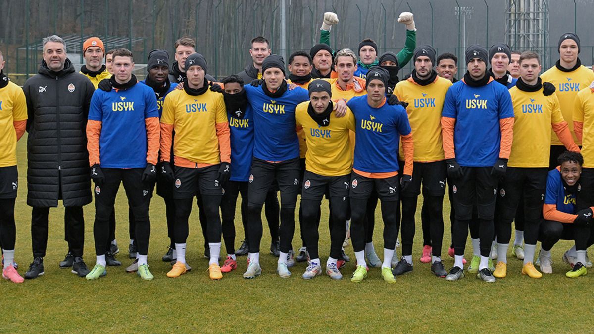 Усик - Ф'юрі 2 - футболісти Шахтаря звернулися до українського боксера - відео Усик - Ф'юрі 2 - футболісти Шахтаря звернулися до українського боксера - відео