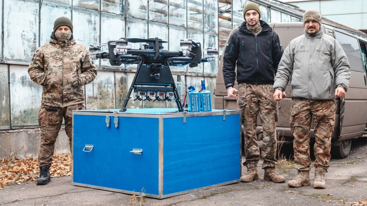 Клуби УПЛ придбали воїнам ударний БПЛА Клуби УПЛ придбали воїнам ударний БПЛА