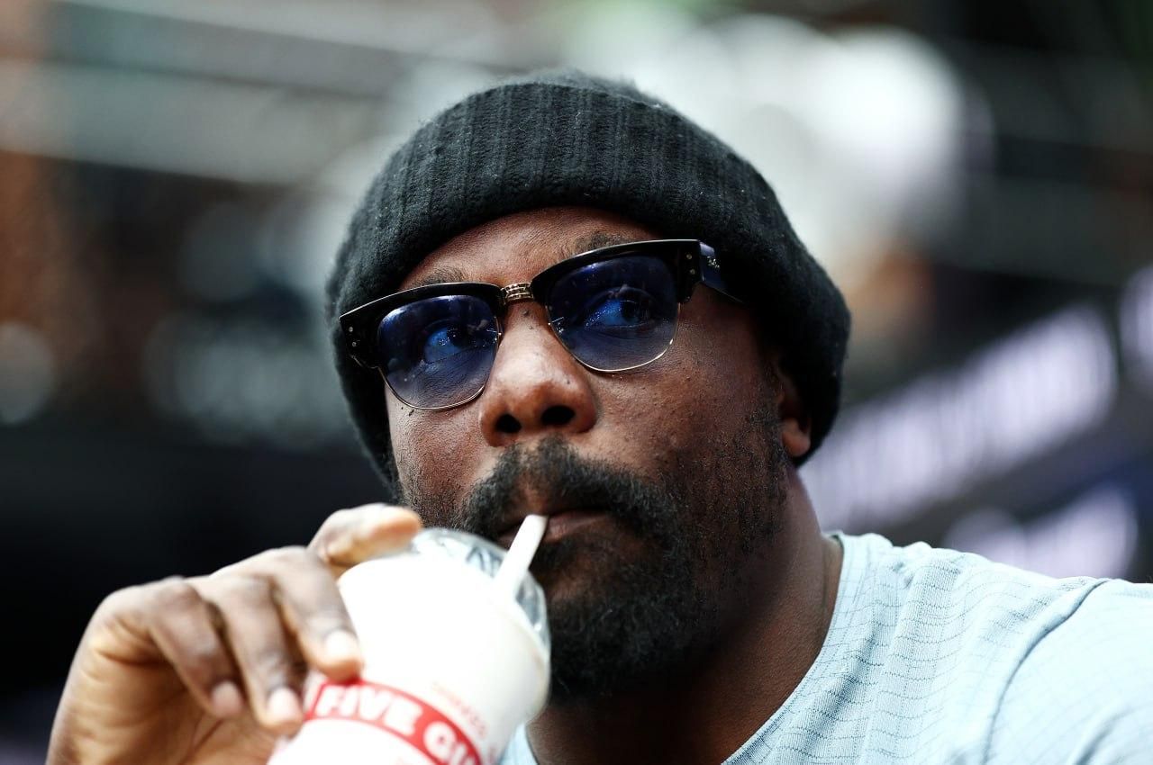 Дерек Чисора поделился кадрами с позорной поездки в Москву Дерек Чисора поделился кадрами с позорной поездки в Москву