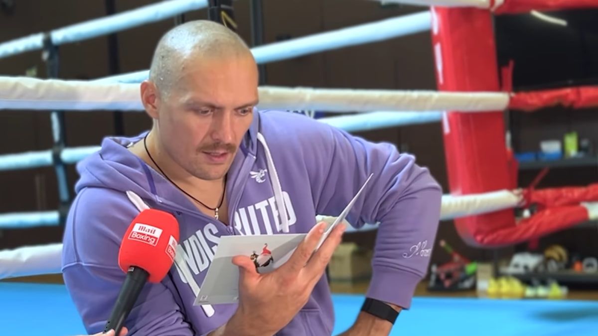Усик отримав лист від українського воїна Усик отримав лист від українського воїна