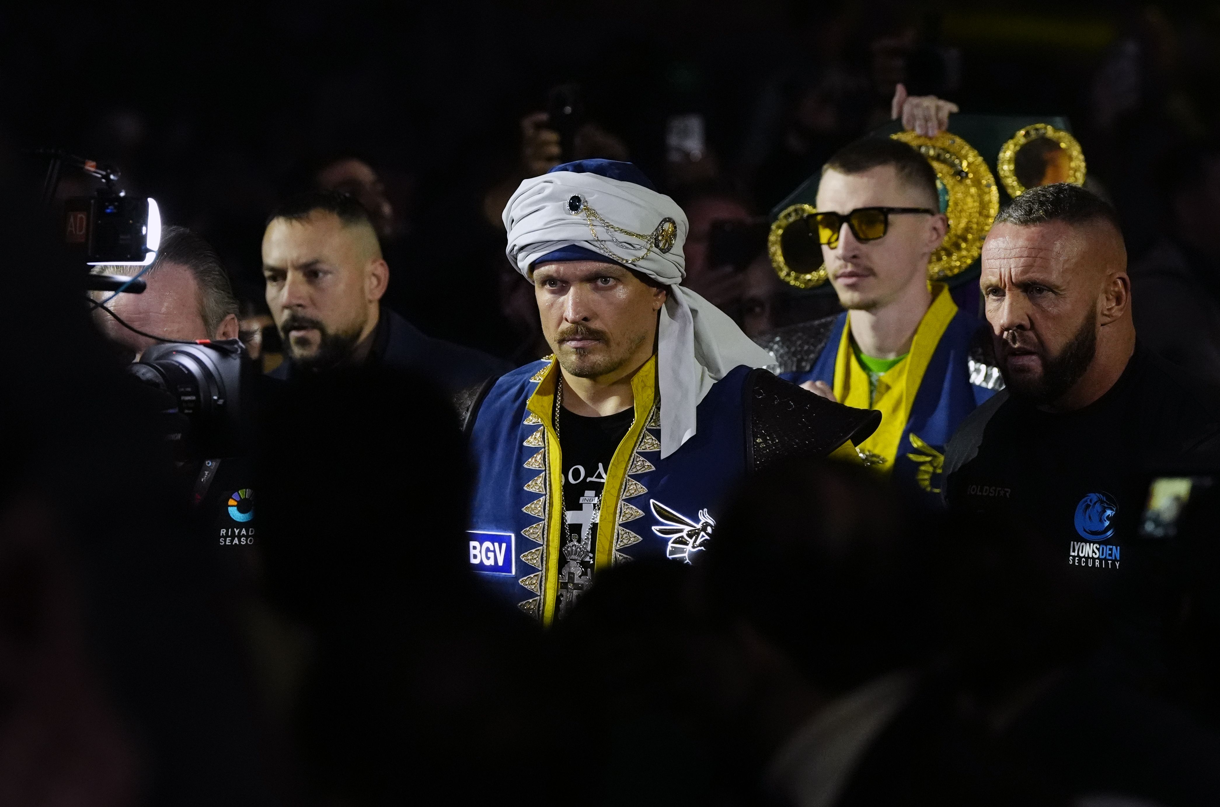 Олександр Усик вийшов на бій із Тайсоном Ф'юрі Олександр Усик вийшов на бій із Тайсоном Ф'юрі