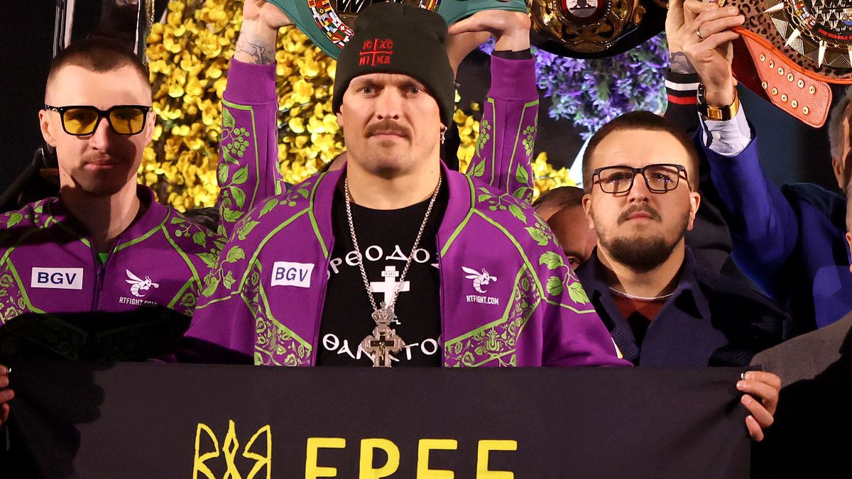 Усик - Ф'юрі реванш - Олександр провів зустріч з українськими військовими - відео Усик - Ф'юрі реванш - Олександр провів зустріч з українськими військовими - відео