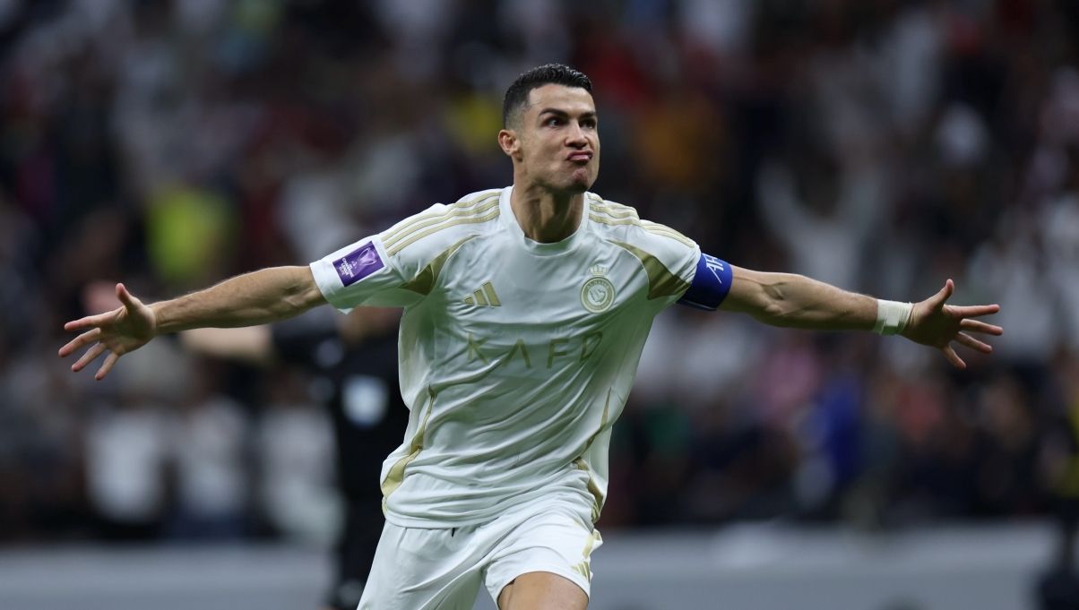 Роналду прыгнул в ледяную воду Роналду прыгнул в ледяную воду