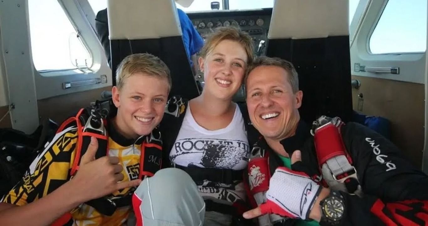 Михаэль Шумахер с детьми Миком и Джиной Михаэль Шумахер с детьми Миком и Джиной