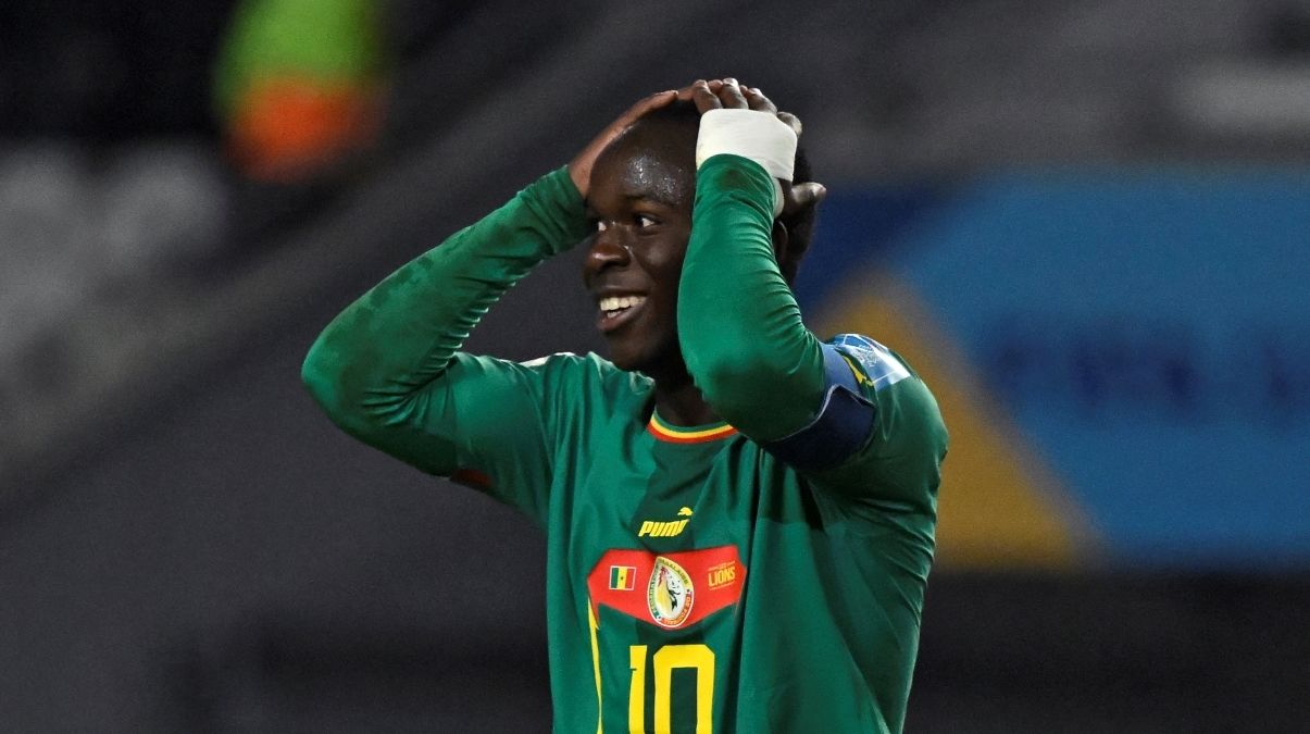 Диалло сломал нос сопернику Диалло сломал нос сопернику