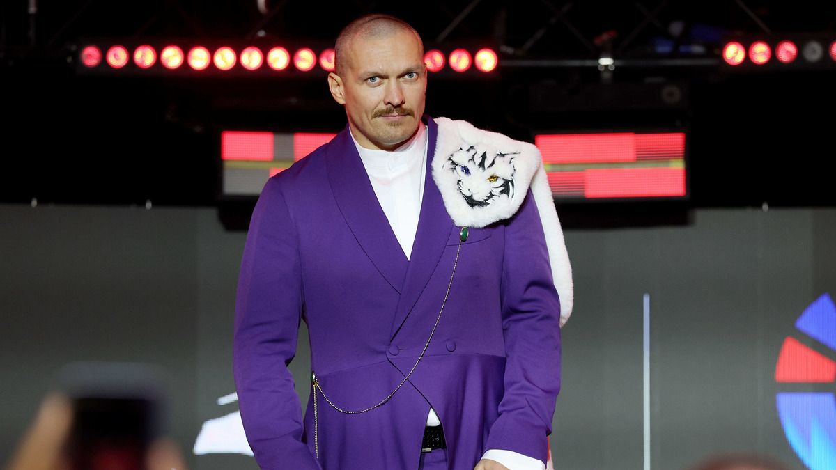 Усик поздравил украинцев с Новым годом Усик поздравил украинцев с Новым годом