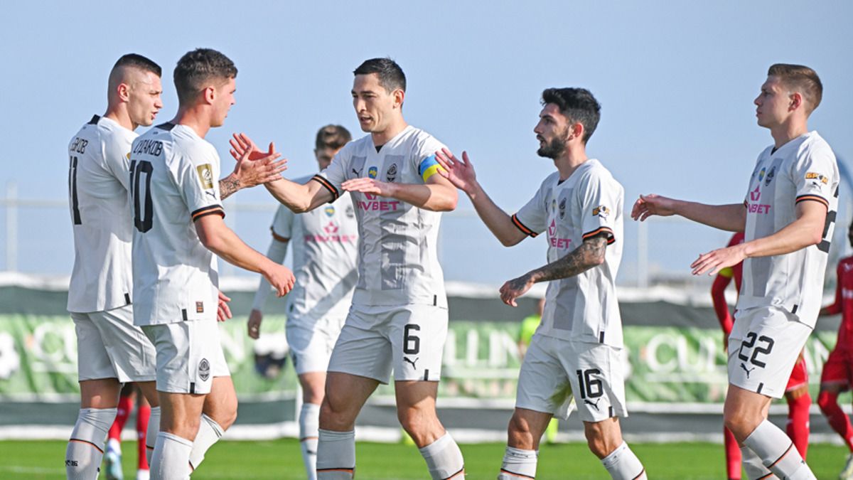 Шахтер вышел из отпуска - видео прибытия "горняков" в Турцию Шахтер вышел из отпуска - видео прибытия "горняков" в Турцию