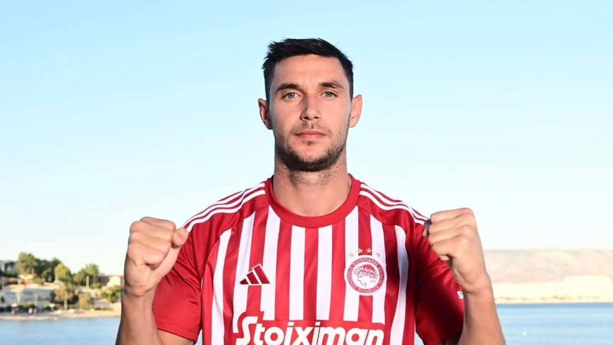 Роман Яремчук не покине Олімпіакос взимку - чому клуб не зможе розірвати угоду Роман Яремчук не покине Олімпіакос взимку - чому клуб не зможе розірвати угоду