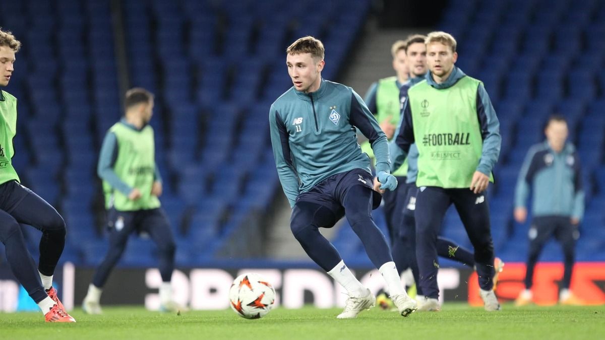 Динамо отправилось на сбор в Турцию - кто из игроков попал в список Динамо отправилось на сбор в Турцию - кто из игроков попал в список