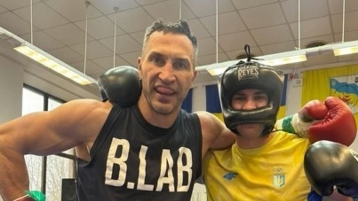 Владимир Кличко провел спарринг с боксером сборной Украины Владимир Кличко провел спарринг с боксером сборной Украины