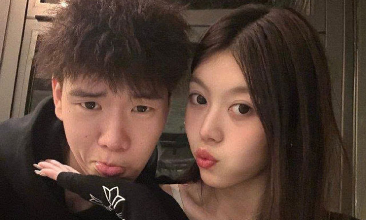 Чжан Синлян с девушкой Чжан Синлян с девушкой