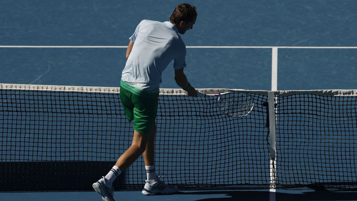 Даніїл Медвєдєв розбив ракетку на Australian Open-2025 Даніїл Медвєдєв розбив ракетку на Australian Open-2025