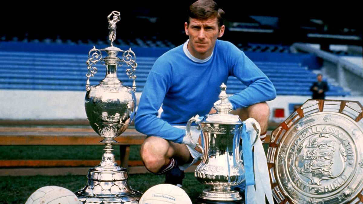 Помер Тоні Бук - що відомо про легендарного футболіста Манчестер Сіті Помер Тоні Бук - що відомо про легендарного футболіста Манчестер Сіті