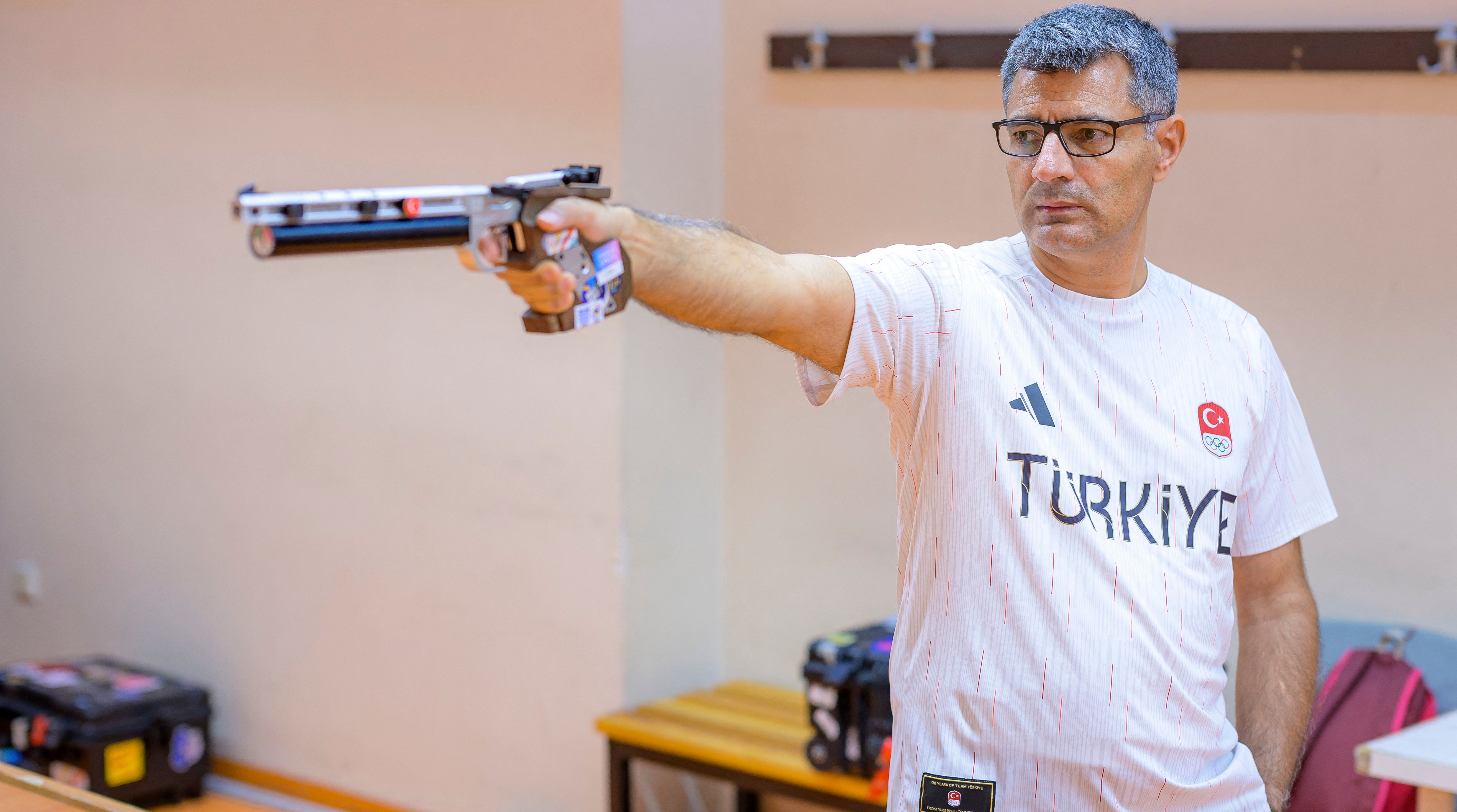 Юсуф Дикеч стал звездой Олимпиады-2024 Юсуф Дикеч стал звездой Олимпиады-2024