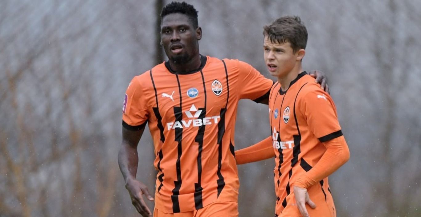 Віктор Цуканов (праворуч) забив софійському ЦСКА Віктор Цуканов (праворуч) забив софійському ЦСКА