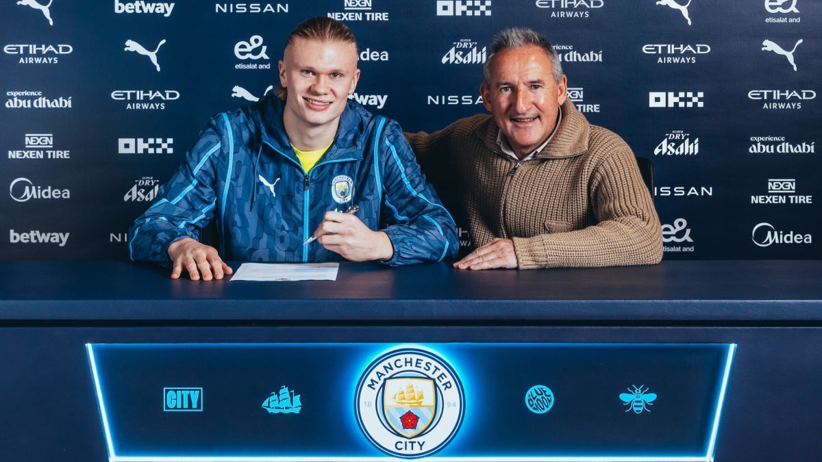 Голанд продовжив контракт із МанСіті Голанд продовжив контракт із МанСіті