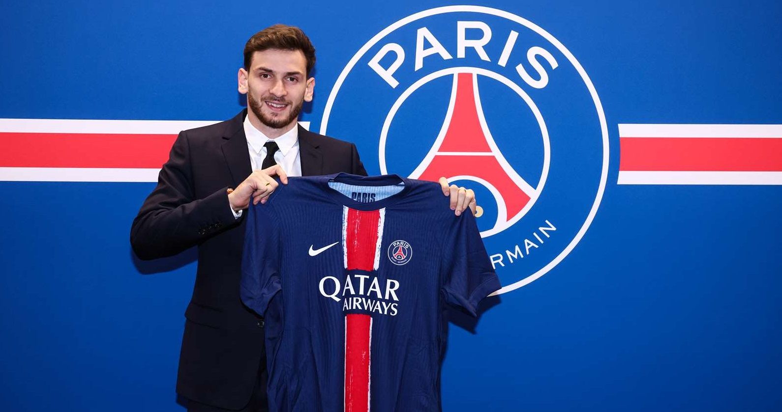 Хвіча Кварацхелія перебрався до чемпіонів Франції Хвіча Кварацхелія перебрався до чемпіонів Франції