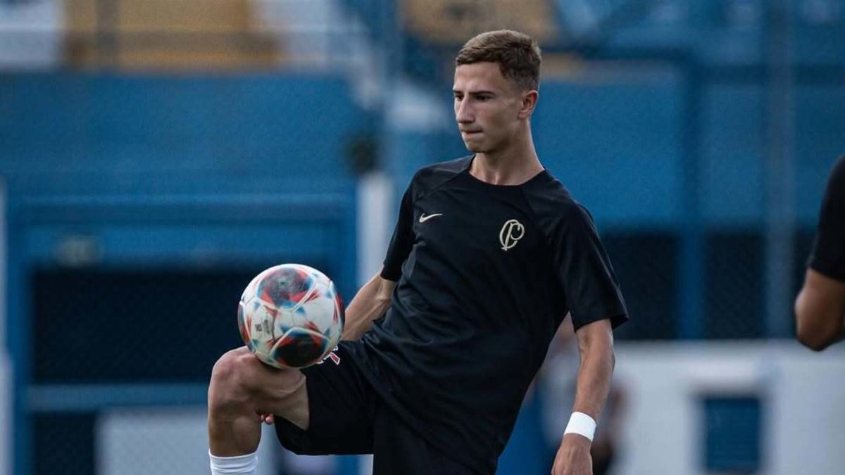 Динамо интересуется бразильцем из Коринтанса Лео Агостиньо Динамо интересуется бразильцем из Коринтанса Лео Агостиньо