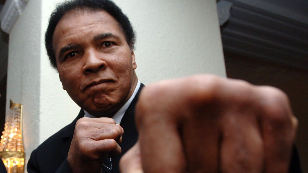 Тоні назвав найкращого бійця в історії, назвавши Алі сміттям Тоні назвав найкращого бійця в історії, назвавши Алі сміттям